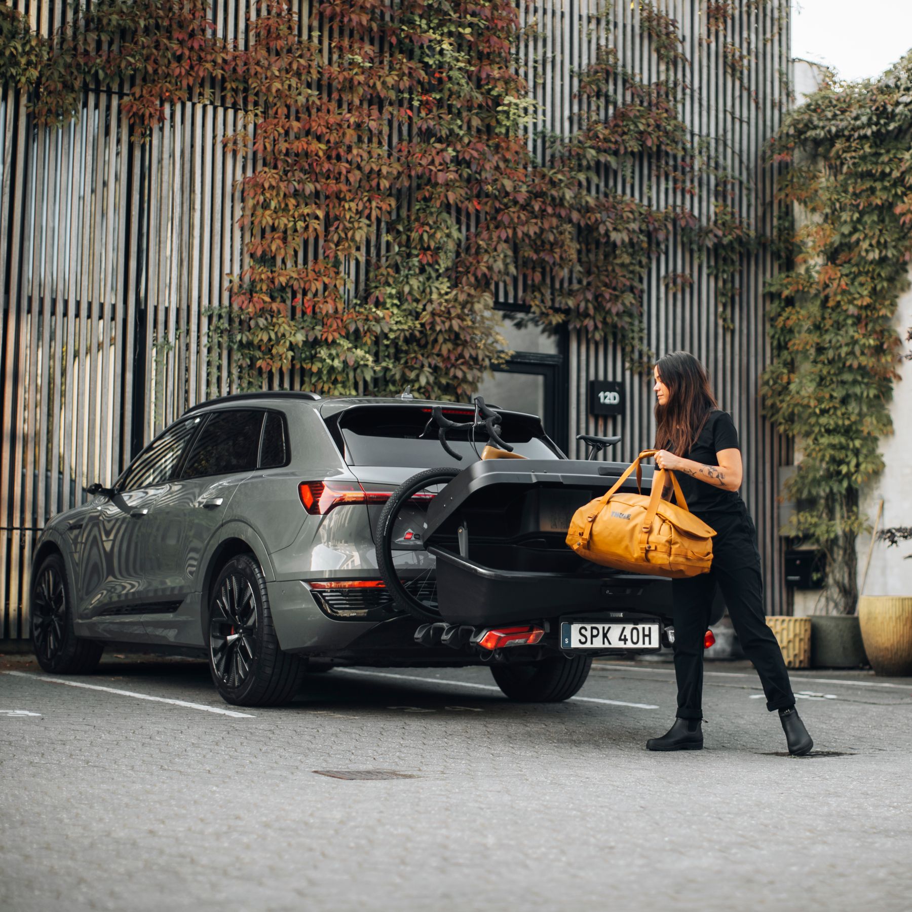 thule santu cargo box for rear bike carrier 11 1885718