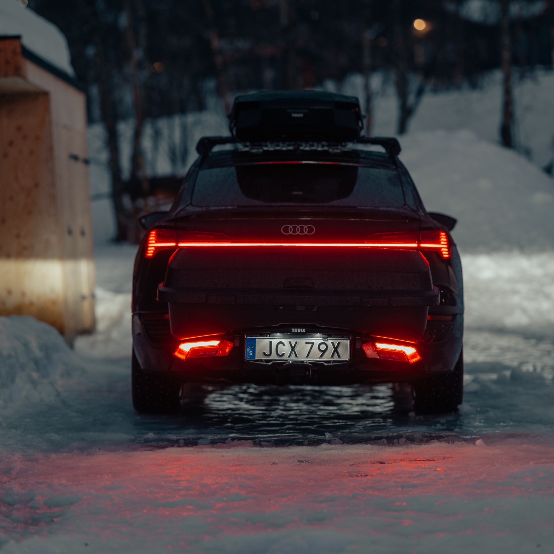 thule santu cargo box for rear bike carrier 13 1885720