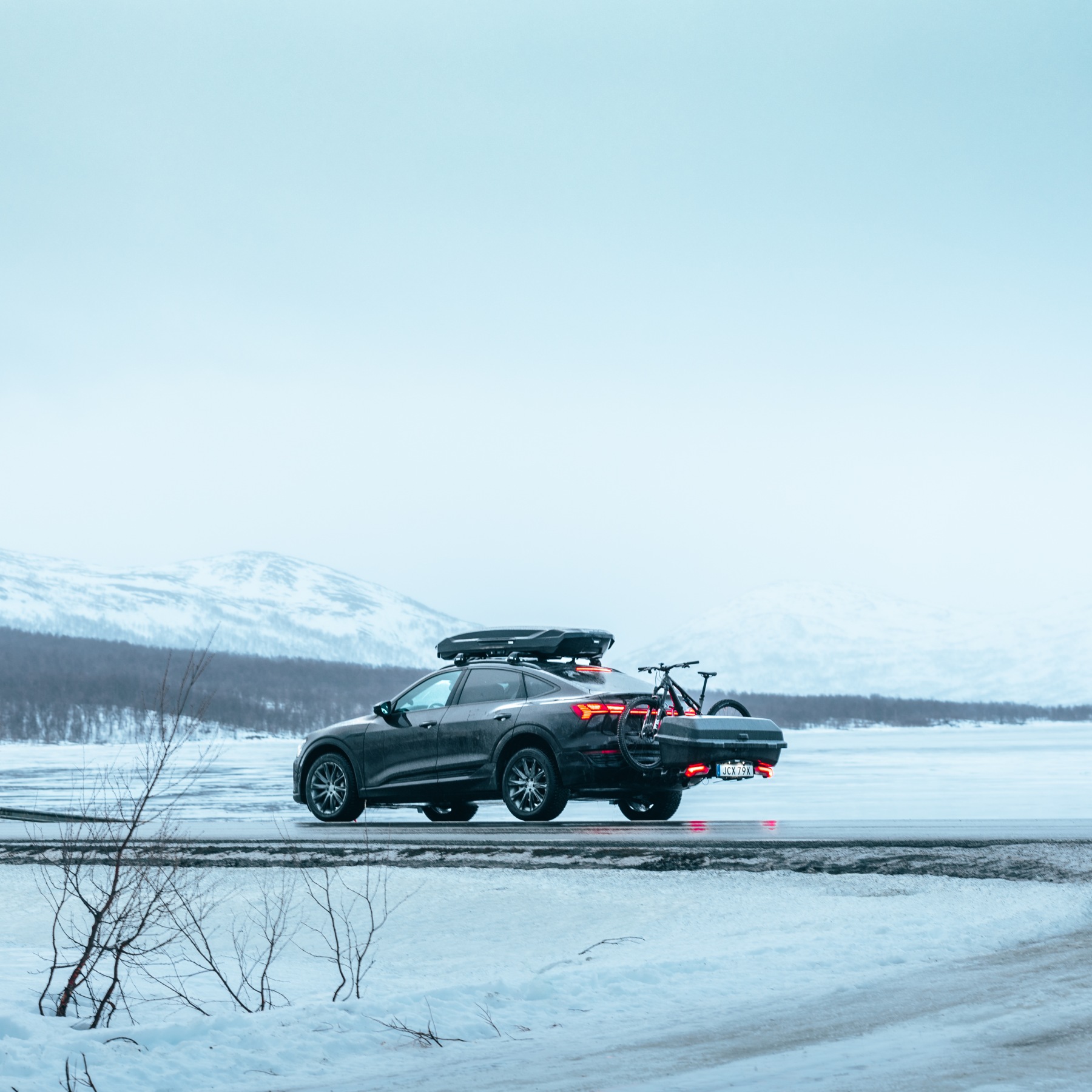 thule santu cargo box for rear bike carrier 14 1885721