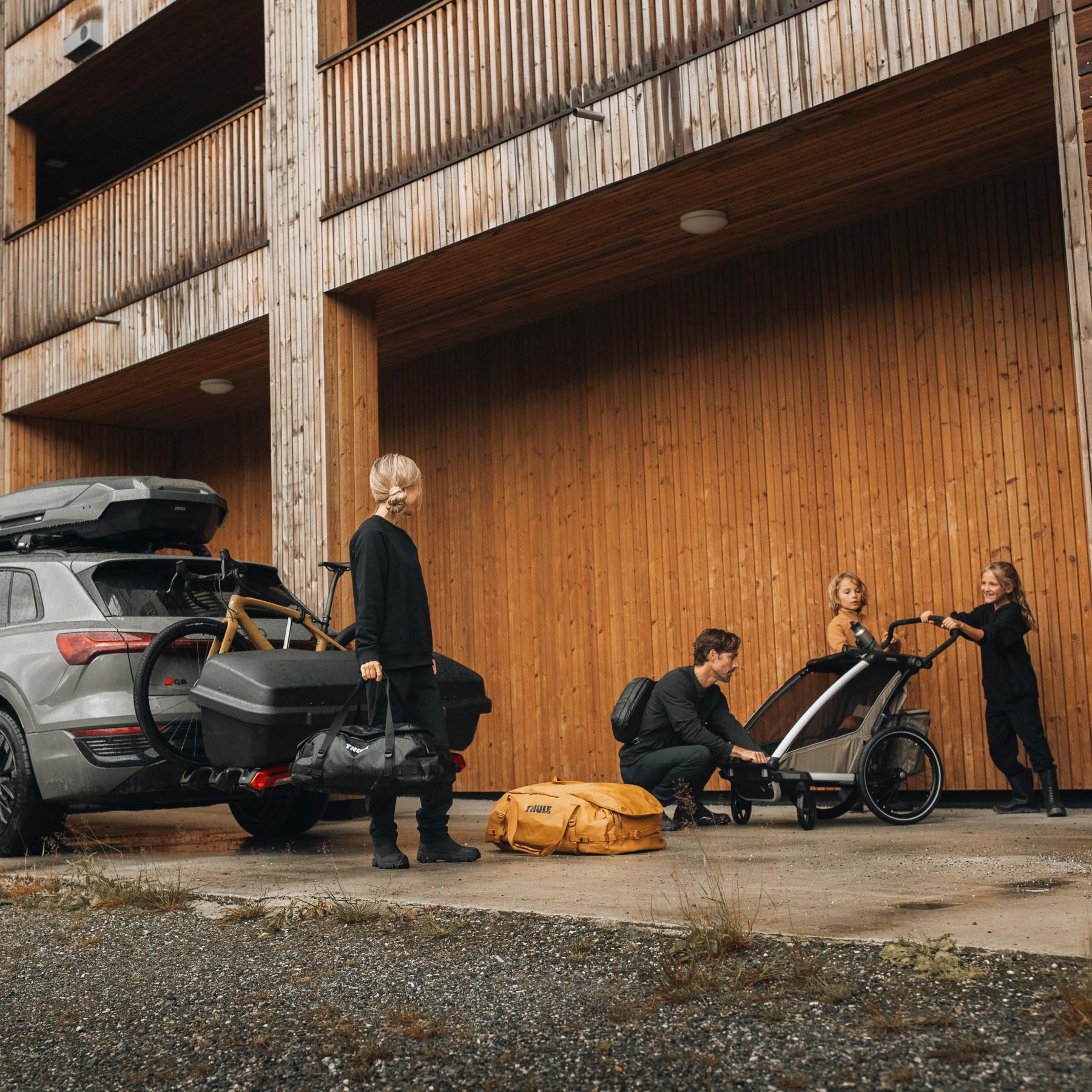 thule santu cargo box for rear bike carrier 15 1885722