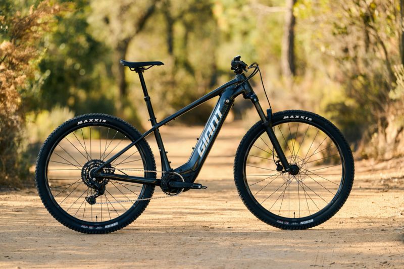 Giant 5033001194 20164817 Fathom E 2 7 800x800.jpg